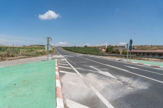 Un mort i quatre ferits en un xoc frontal a la carretera C-12, a Alfés