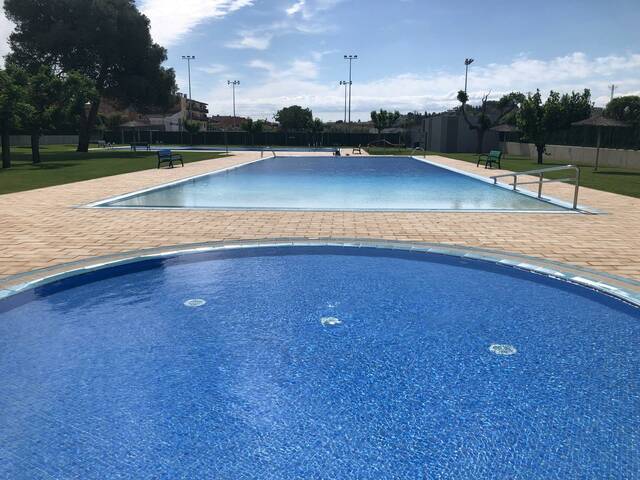 Anunci de licitació d'un contracte de concessió per la gestió de servei del bar de les piscines municipals d’Arbeca. Estiu 2026