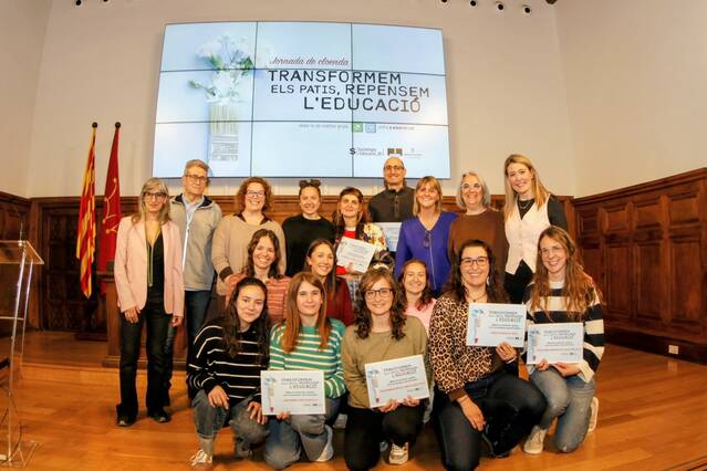 Docents i experts analitzen el paper que tenen els patis escolars en l’aprenentatge dels infants, en una jornada a l’IEI