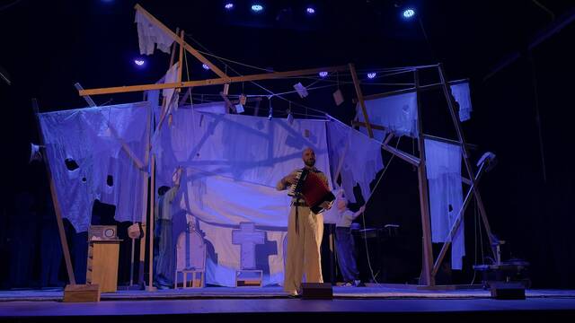 L’espectacle ‘Fantasmes de Guerra’, de la companyia La Baldufa, tanca a Sort el cicle de l’IEI ‘Cinquanta anys de democràcia?’