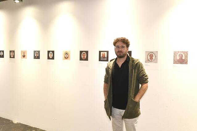L’exposició ‘Memòria administrada’ explora a La Gòtika el retrat funerari popular com a espai de memòria col·lectiva