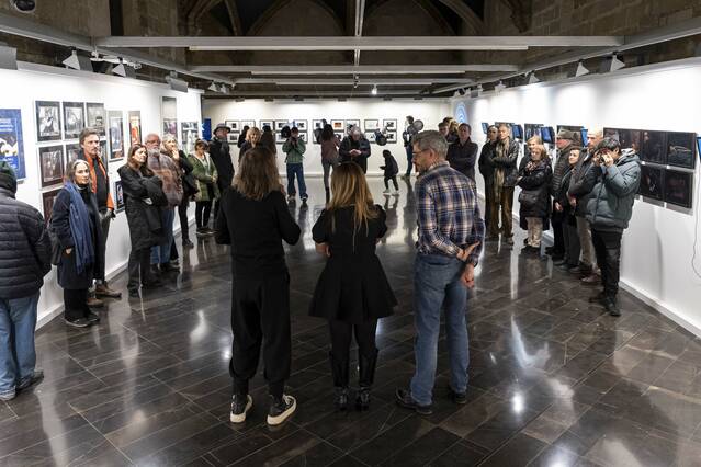 L’IEI proposa un viatge immersiu per l’univers creatiu de David Lynch a través d’una exposició que ocupa dues sales