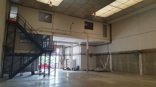 Edificio industrial en Cervelló Ref.797