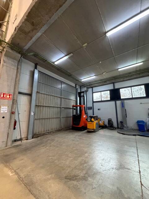 Edificio industrial en Santa Perpetua de la Mogoda Ref.812