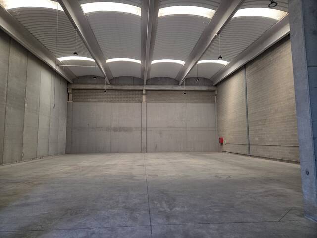 Edificio industrial en Cervello Ref.809