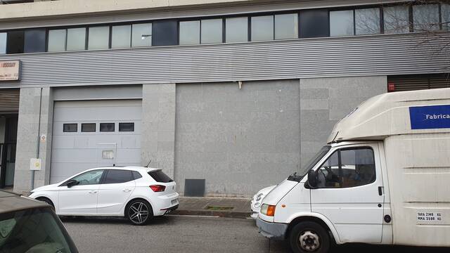 Edificio industrial en Montcada I Reixac Ref.763