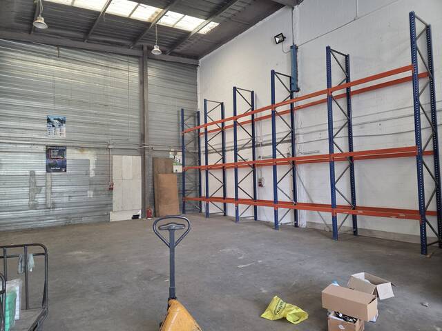 Edificio industrial en Sant Cugat Ref.814